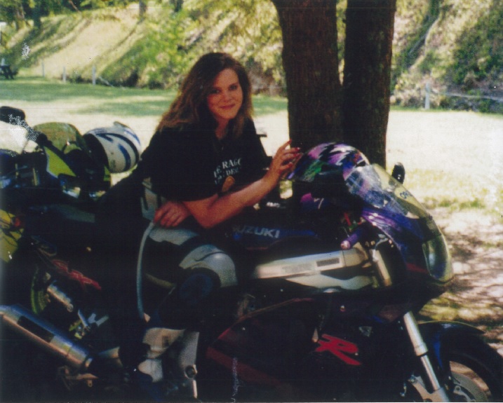 [Vicki and Penelope at the Tree of Shame at Deals Gap before it became covered 
in broken bodywork