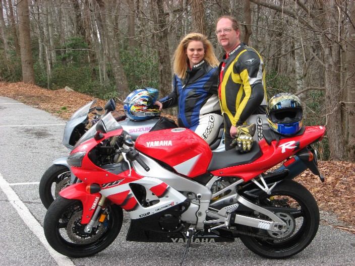[Vicki with the Silver Streak and Terry with Big Red at Caesars Head State 
Park, S.C.</IMG>